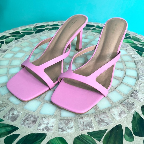 Pink Heels - Picture 6 of 6